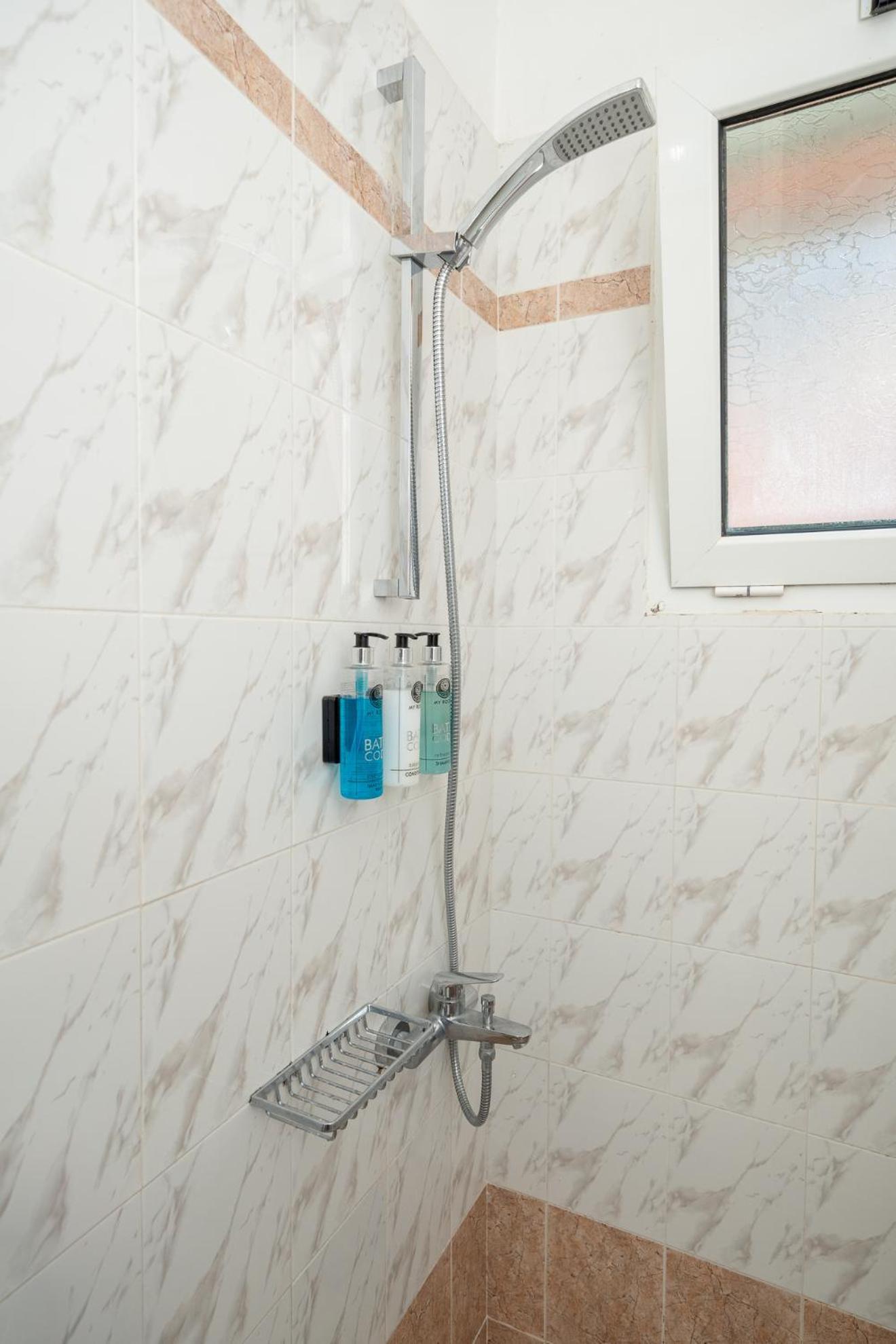 A&d Apartment Porto Rafti